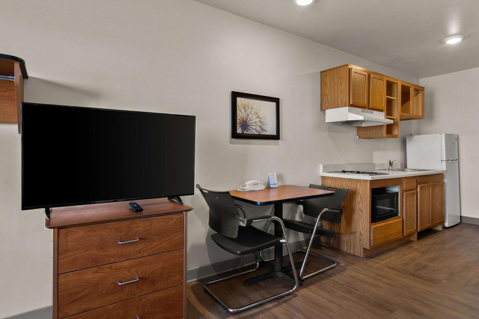 Woodspring Suites Champaign Near University Exterior foto